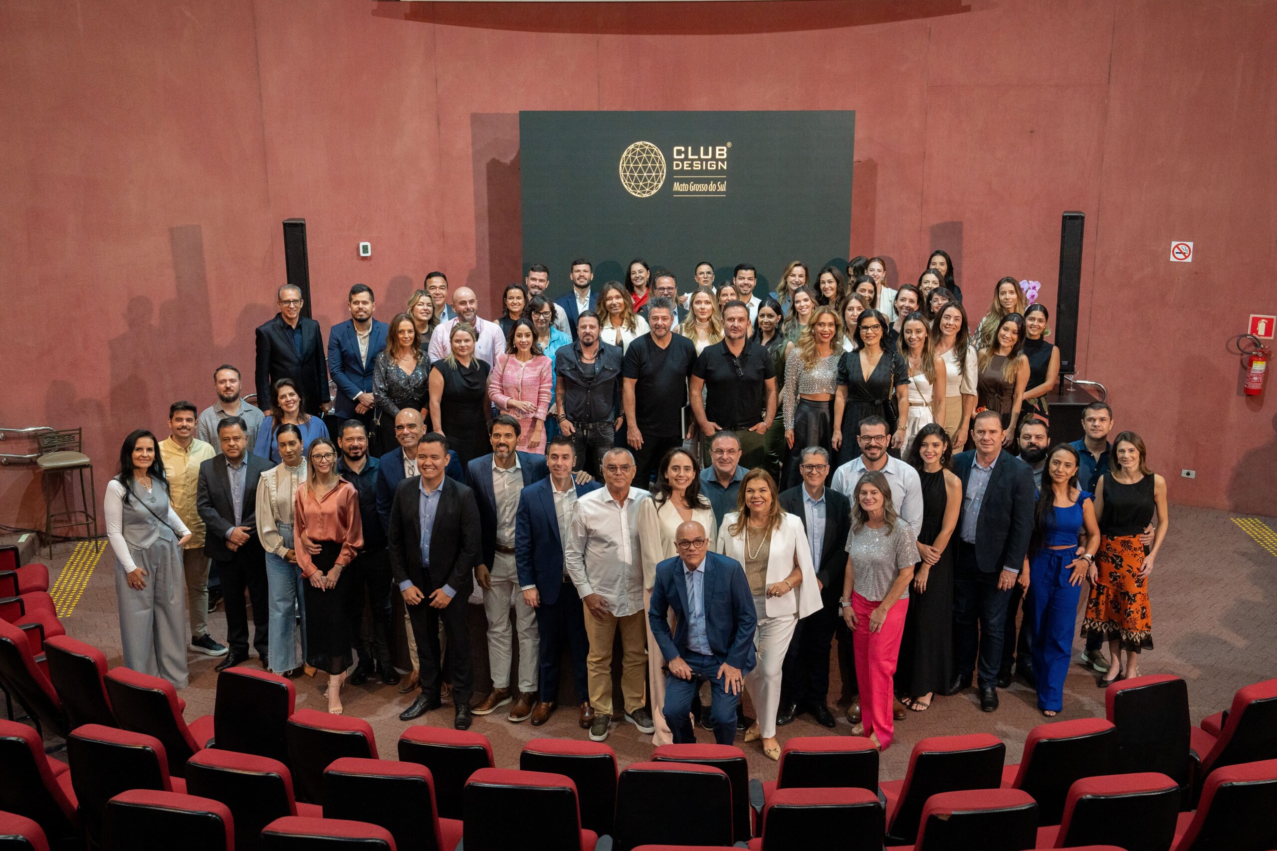 Cerimônia de premiação e lançamento do Yearbook